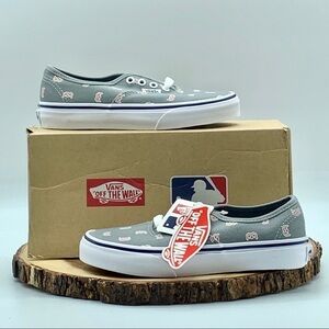 VANS X MLB Kids Boston Red Sox Authentic Size 1.5